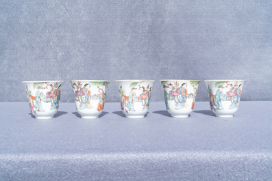 Cinq tasses et soucoupes en porcelaine de Chine famille rose, marque et &eacute;poque de Tongzhi