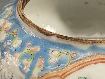 Deux th&eacute;i&egrave;res en porcelaine de Chine famille rose pour le march&eacute; Straits ou Peranakan, 19&egrave;me