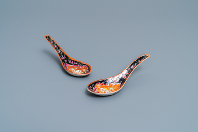 A pair of Chinese Thai market Bencharong spoons, 19th C.