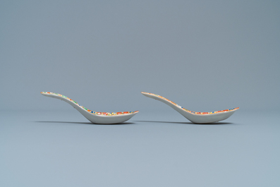 A pair of Chinese Thai market Bencharong spoons, 19th C.