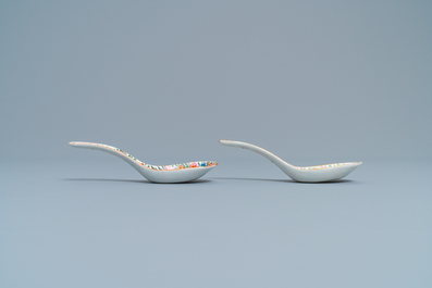 A pair of Chinese Thai market Bencharong spoons, 19th C.