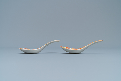 A pair of Chinese Thai market Bencharong spoons, 19th C.