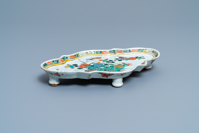 A rare Chinese famille verte tray on four feet, Kangxi