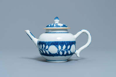 A Chinese blue and white teapot with underglaze design, Yongzheng/Qianlong