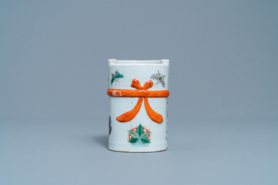A Chinese famille verte brush pot, 19th C.