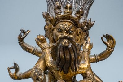 Een Sino-Tibetaanse verguld bronzen figuur van Hayagriva, 18/19e eeuw