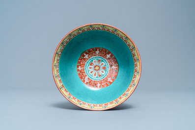 Un bol en porcelaine de Chine Bencharong pour le march&eacute; thai, 19&egrave;me