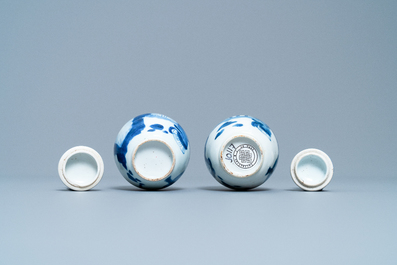 A pair of Chinese blue and white covered tea caddies, Kangxi