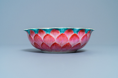 A Chinese famille rose 'lotus' bowl with turtle-shaped flower holder, Qianlong/Jiaqing