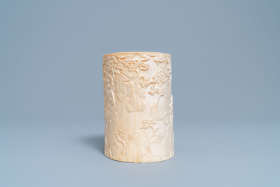 A Chinese ivory brush pot, 18/19th C.