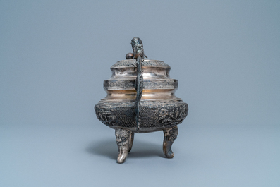 A Chinese silver censer and cover, 19/20th C.