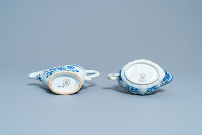 Two Chinese blue and white sauce boats on stands, Qianlong