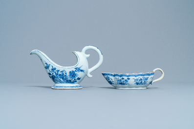 Two Chinese blue and white sauce boats on stands, Qianlong