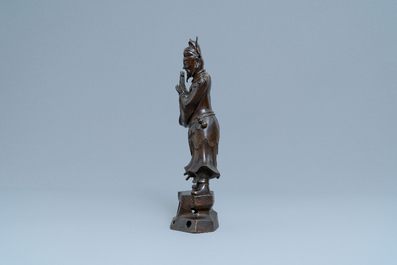 Une grande figure de Li Tieguai en bronze, Chine, Ming