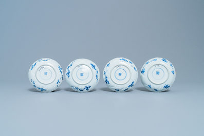 Trois tasses et soucoupes et trois grandes tasses en porcelaine de Chine en bleu et blanc, Kangxi/Qianlong