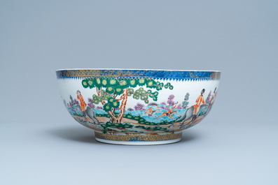 Un grand bol en porcelaine de Chine famille rose &agrave; d&eacute;cor de la chasse pour le march&eacute; europ&eacute;en, Qianlong