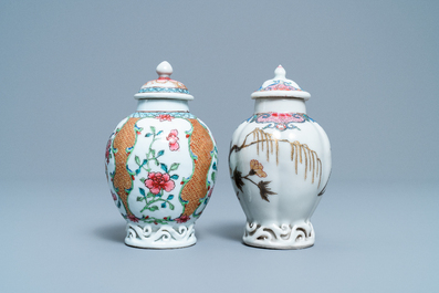 Deux bo&icirc;tes &agrave; th&eacute; en porcelaine de Chine famille rose, Yongzheng