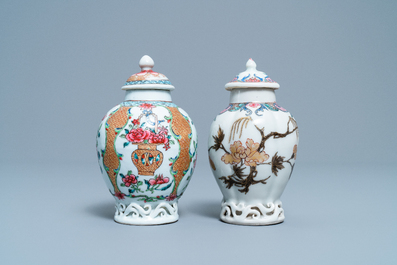 Deux bo&icirc;tes &agrave; th&eacute; en porcelaine de Chine famille rose, Yongzheng