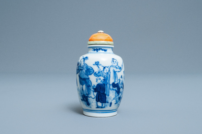 Une tabati&egrave;re en porcelaine de Chine en bleu et blanc, marque de Chenghua, Yongzheng