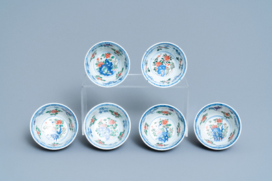 Six tasses et soucoupes en porcelaine de Chine famille verte, Kangxi