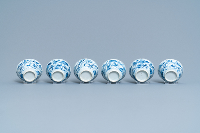 Zes Chinese blauw-witte koppen en schotels, Kangxi