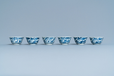 Six tasses et soucoupes en porcelaine de Chine en bleu et blanc, Kangxi