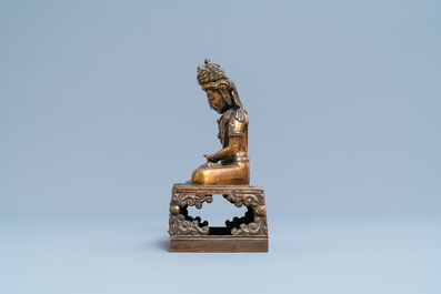 Une figure du Bouddha Amitayus en bronze dor&eacute;, Chine, Qianlong, dat&eacute;e 1770