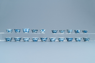 Twintig blauw-witte Chinese koppen en vierentwintig schotels, Kangxi