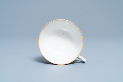 Une tasse et soucoupe en porcelaine de Chine famille rose pour le march&eacute; hollandais aux armes de Van Scholten et Wesele, Qianlong