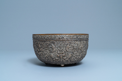 A hammered gilt silver bowl, Thailand, 19/20th C.