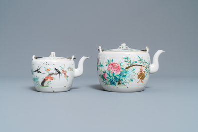 Two Chinese famille rose teapots and four covered bowls on stands, 19th C.