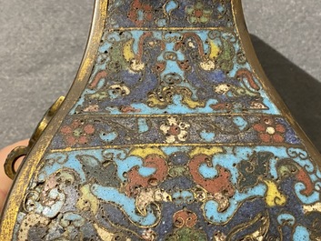 Un vase de forme 'fanghu' en &eacute;maux cloisonn&eacute;s, Chine, Wanli