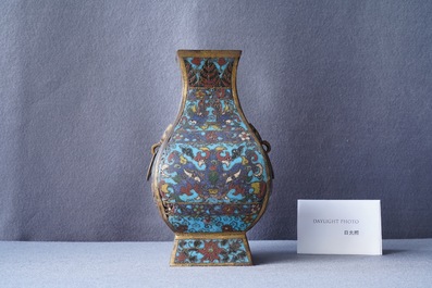 Un vase de forme 'fanghu' en &eacute;maux cloisonn&eacute;s, Chine, Wanli