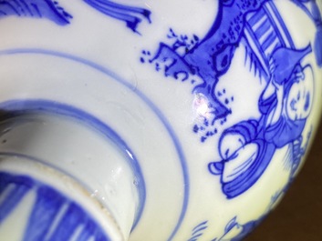 Un bol sur piedouche en porcelaine de Chine en bleu et blanc &agrave; d&eacute;cor de gar&ccedil;ons jouants, Wanli