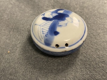 A Chinese blue and white covered tea caddy, Kangxi