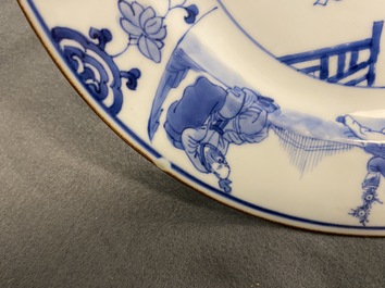 A Chinese blue and white dish and a plate, Kangxi/Yongzheng