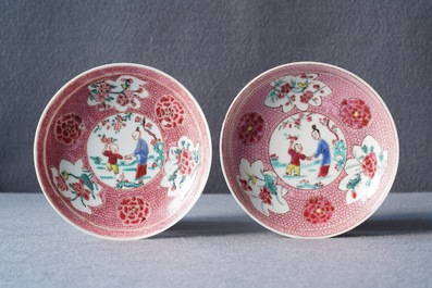 Een Chinese famille rose VOC-kop, een Pronk-kop en twee koppen en schotels, Yongzheng/Qianlong