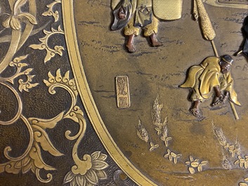 Un grand plat en bronze, sign&eacute; Miyao, Japon, Meiji, 19&egrave;me