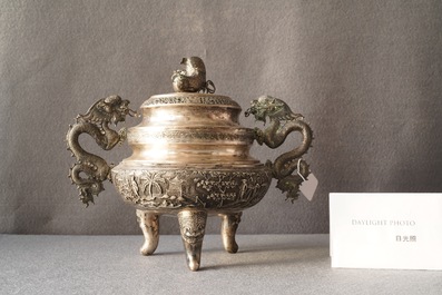 A Chinese silver censer and cover, 19/20th C.