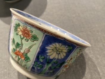 Six tasses et soucoupes en porcelaine de Chine famille verte, Kangxi