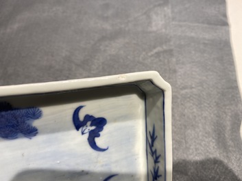 A Chinese blue and white rectangular tray with deer, Qianlong/Jiaqing