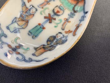 Trois cuill&egrave;res en porcelaine de Chine doucai, 19&egrave;me