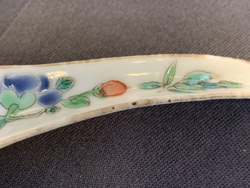 Five Chinese famille rose spoons with butterflies, flowers and fruits, 19/20th C.