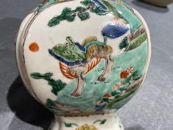 Deux vases en porcelaine de Chine famille verte &agrave; d&eacute;cor de qilins, Kangxi