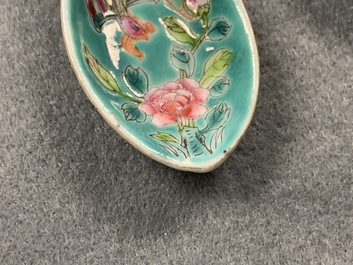 Neuf cuill&egrave;res en porcelaine de Chine pour le march&eacute; Straits ou Peranakan, 19/20&egrave;me