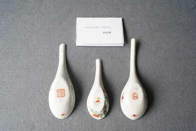 Three Chinese famille rose spoons, 19/20th C.