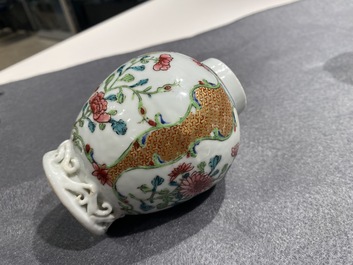 Deux bo&icirc;tes &agrave; th&eacute; en porcelaine de Chine famille rose, Yongzheng