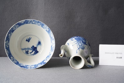 Een Chinese blauw-witte kan en een kom met een tijger, Kangxi merk en periode