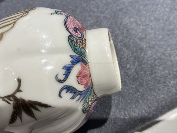 Deux bo&icirc;tes &agrave; th&eacute; en porcelaine de Chine famille rose, Yongzheng