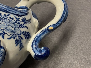 A Dutch Delft blue and white sauce boat, 18th C.